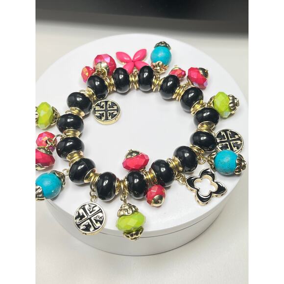 Chic Black & Gold Charm Strectch Bracelet with Maltese Cross & Quatrefoil Charms - Picture 3 of 9